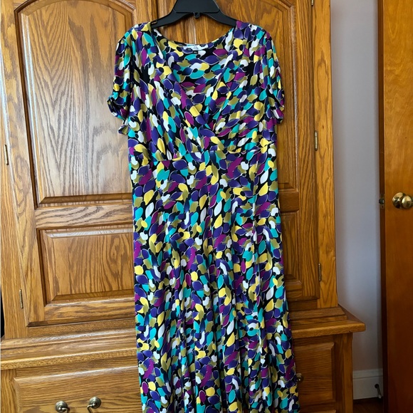 Lily Dress in Petite Large GUC - Picture 5 of 6